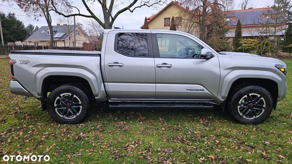 Toyota Tacoma - 8