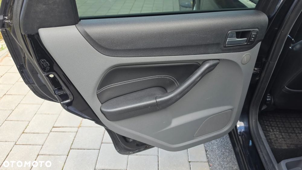 Ford Focus 2.0 Sport - 14