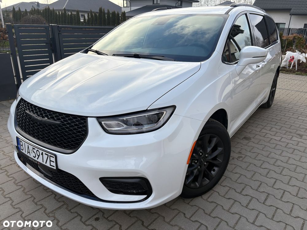 Chrysler Pacifica - 26