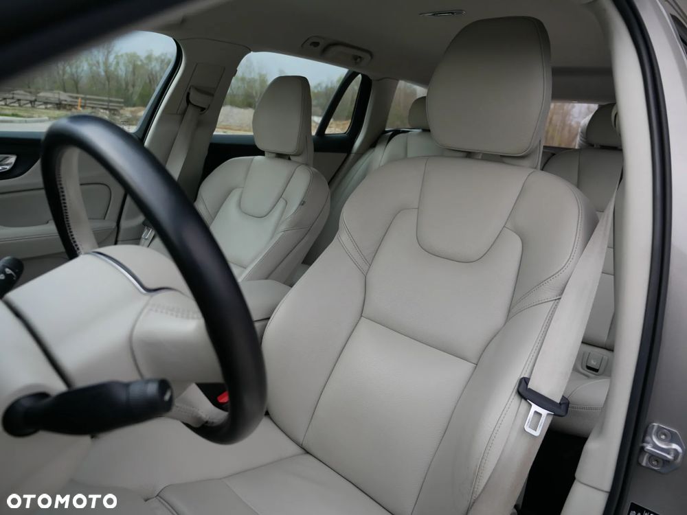 Volvo V60 B5 B AWD Inscription - 15