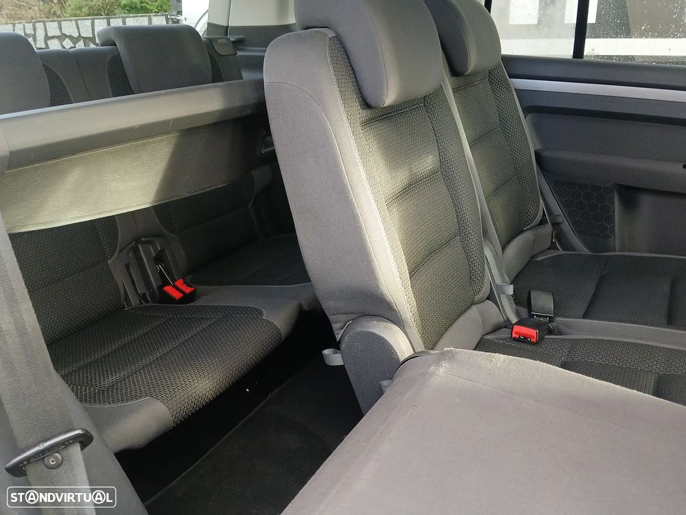 VW Touran 1.6 TDI Blue.Highine 7L - 16