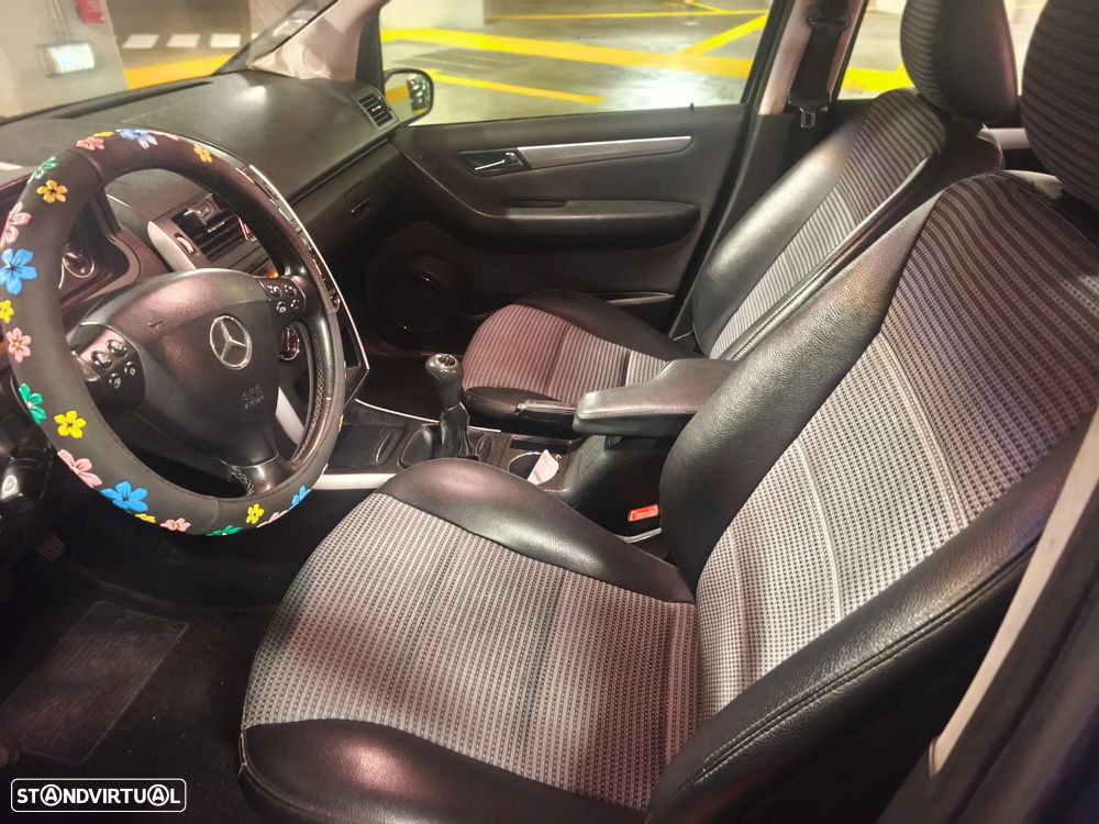 Mercedes-Benz A 180 - 24