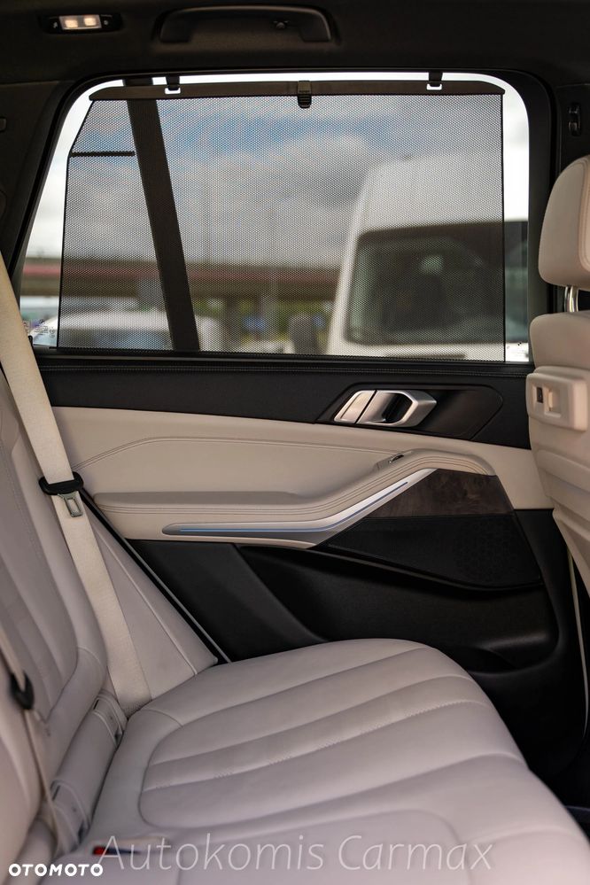 BMW X5 xDrive45e - 26