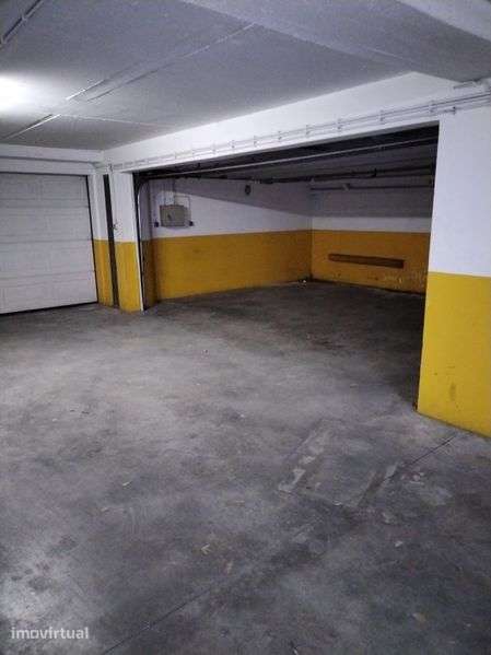 Excelente garagem - Grande imagem: 5/5
