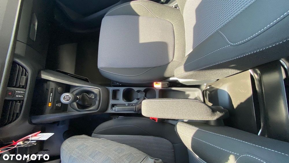 Ford Transit Courier - 33