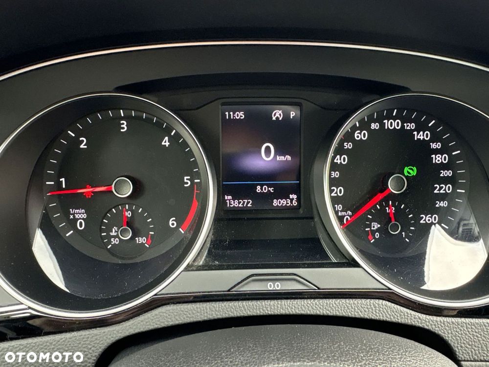 Volkswagen Passat - 14