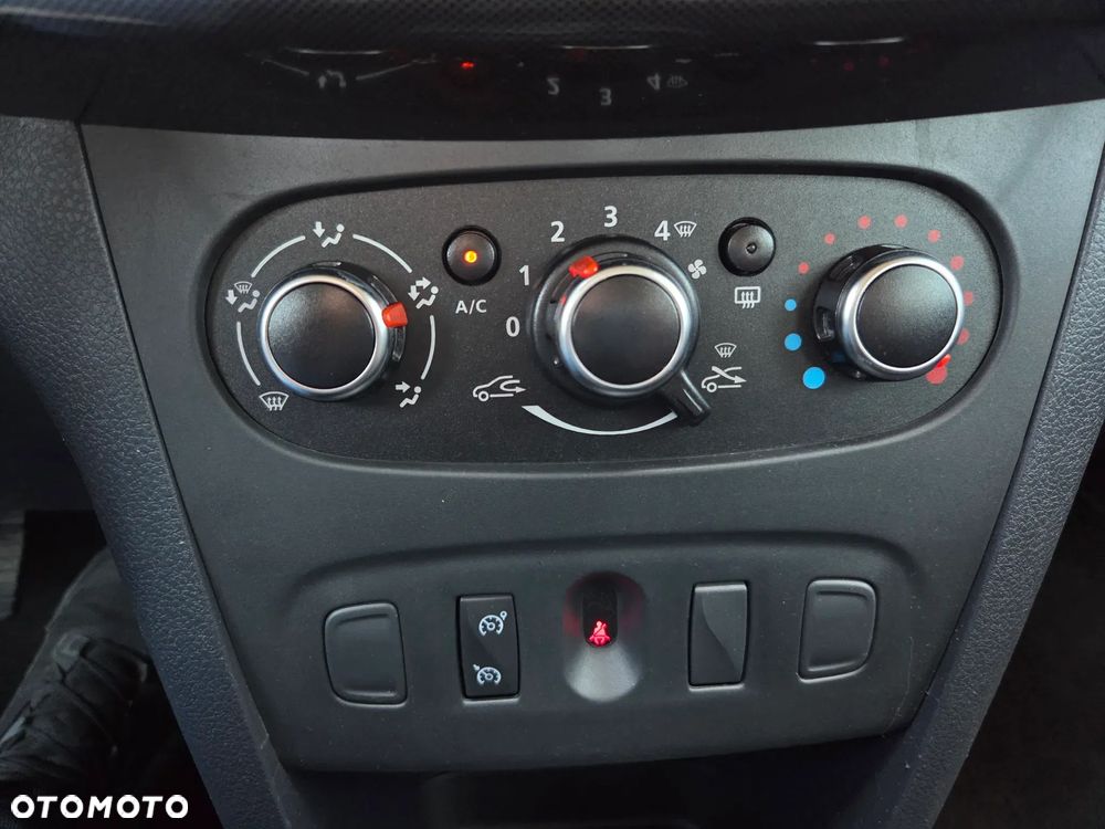 Dacia Logan TCe 90 (S&S) Stepway - 27