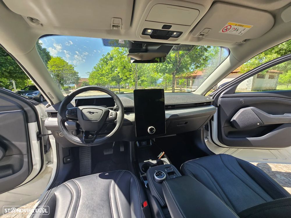 Ford Mustang Mach-E Standard - 19