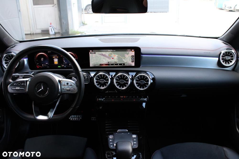 Mercedes-Benz CLA - 33