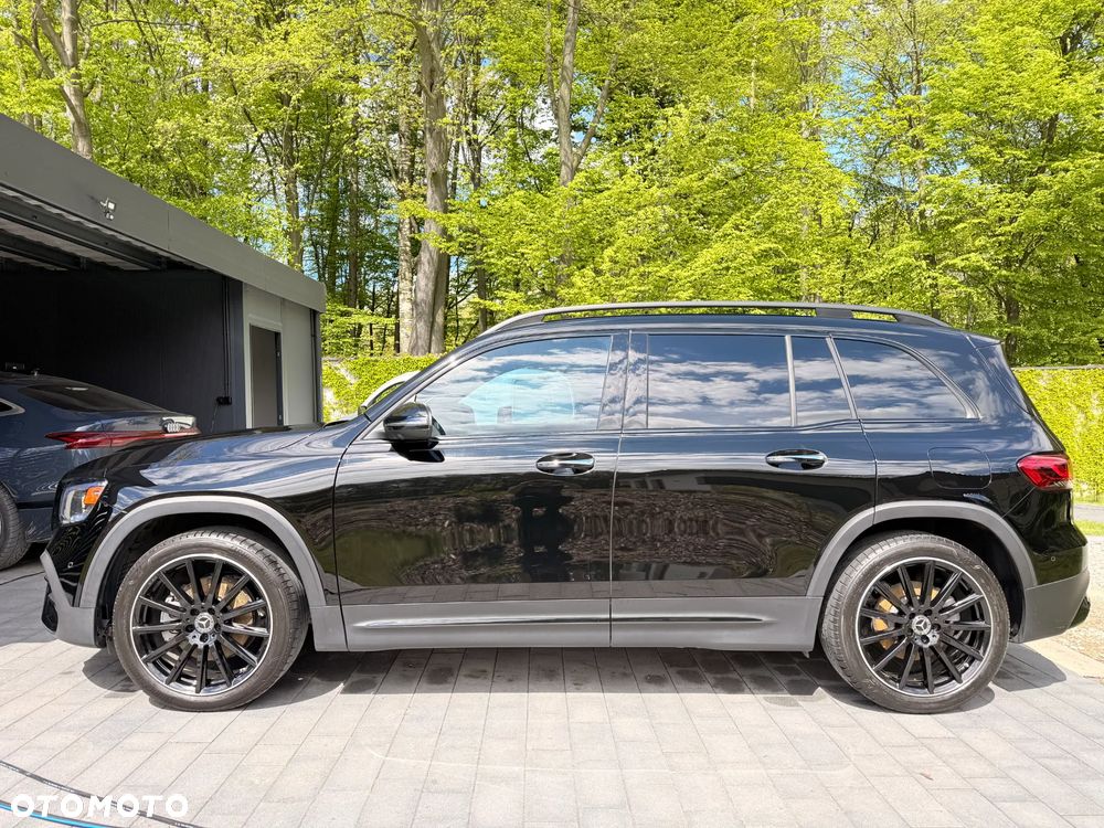 Mercedes-Benz GLB - 11