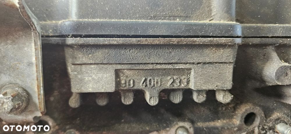 Głowica silnika wałki pokrywa zaworów Opel Corsa C 1,0 12V Z10XE 90400233 - 3