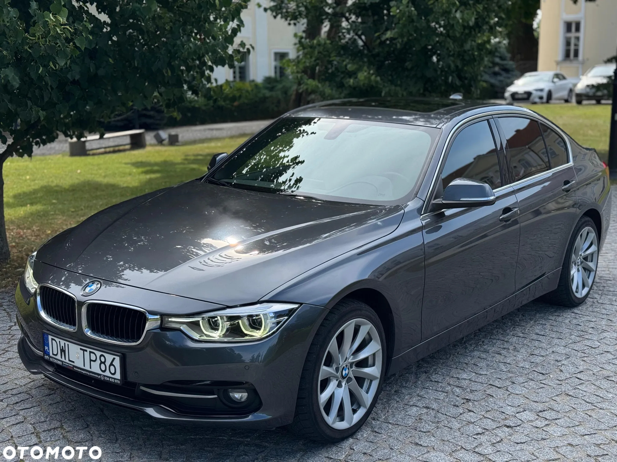 BMW Seria 3 330i - 36