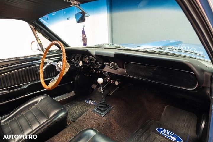 Ford Mustang - 8