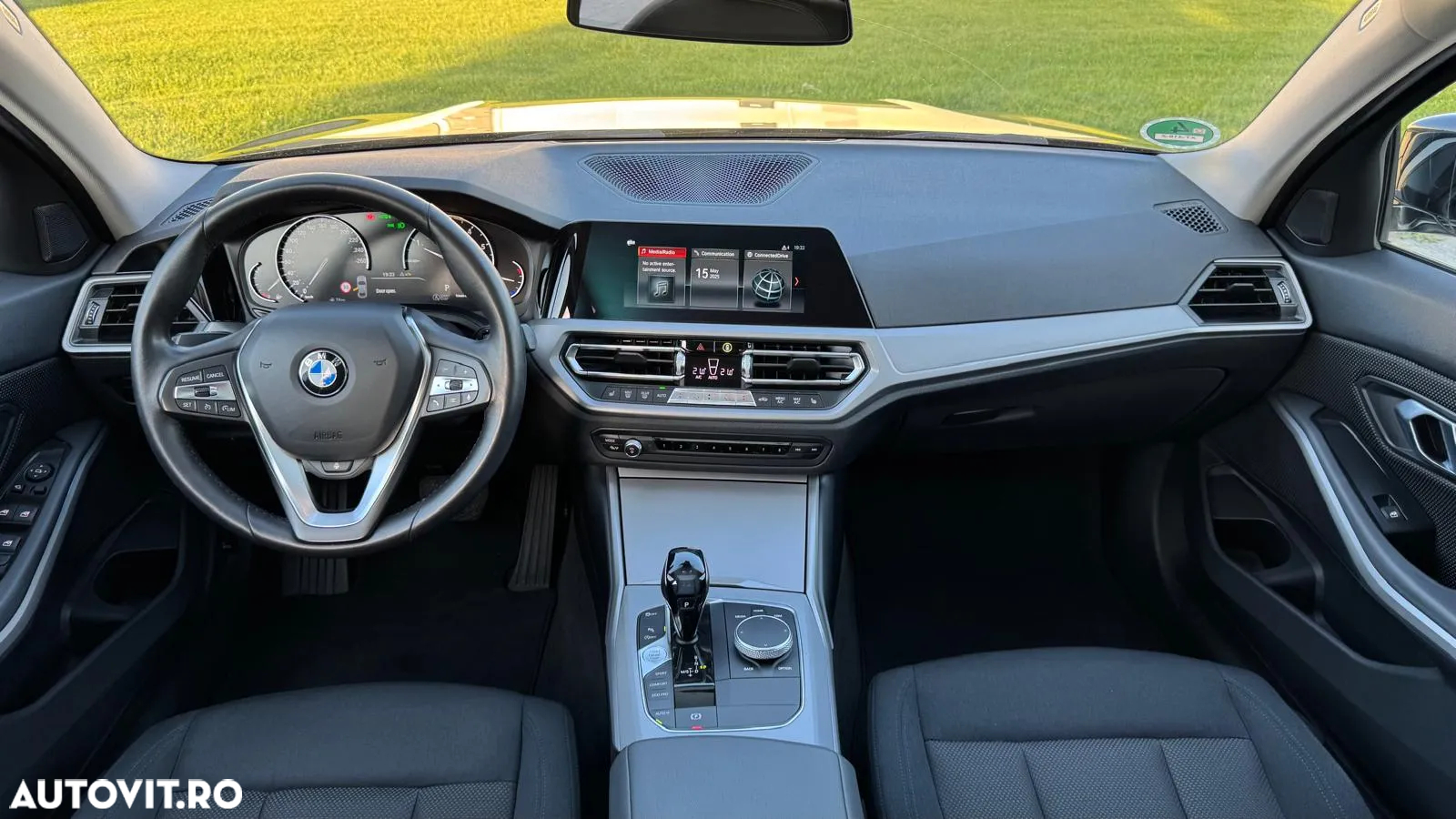 BMW Seria 3 320i Aut. Luxury Line - 14
