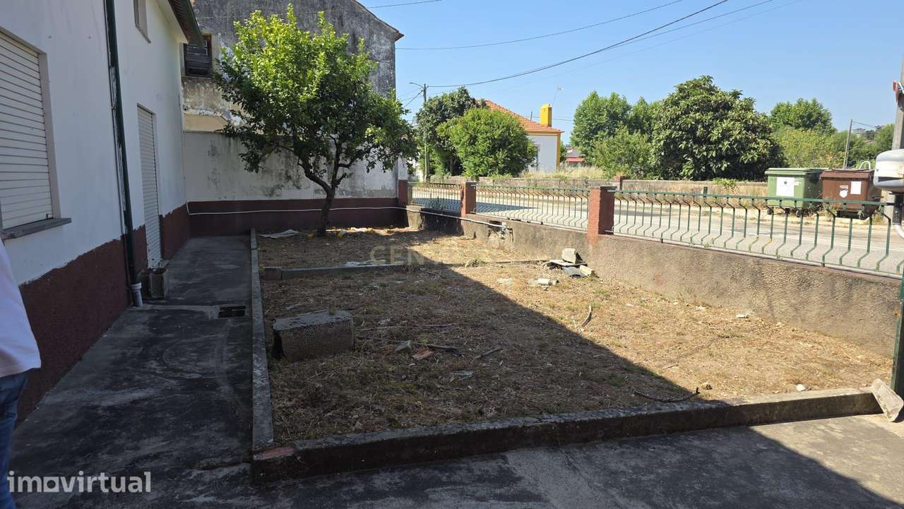 Moradia T2 no centro de Vila Nova de Anços, Soure - Grande imagem: 2/32