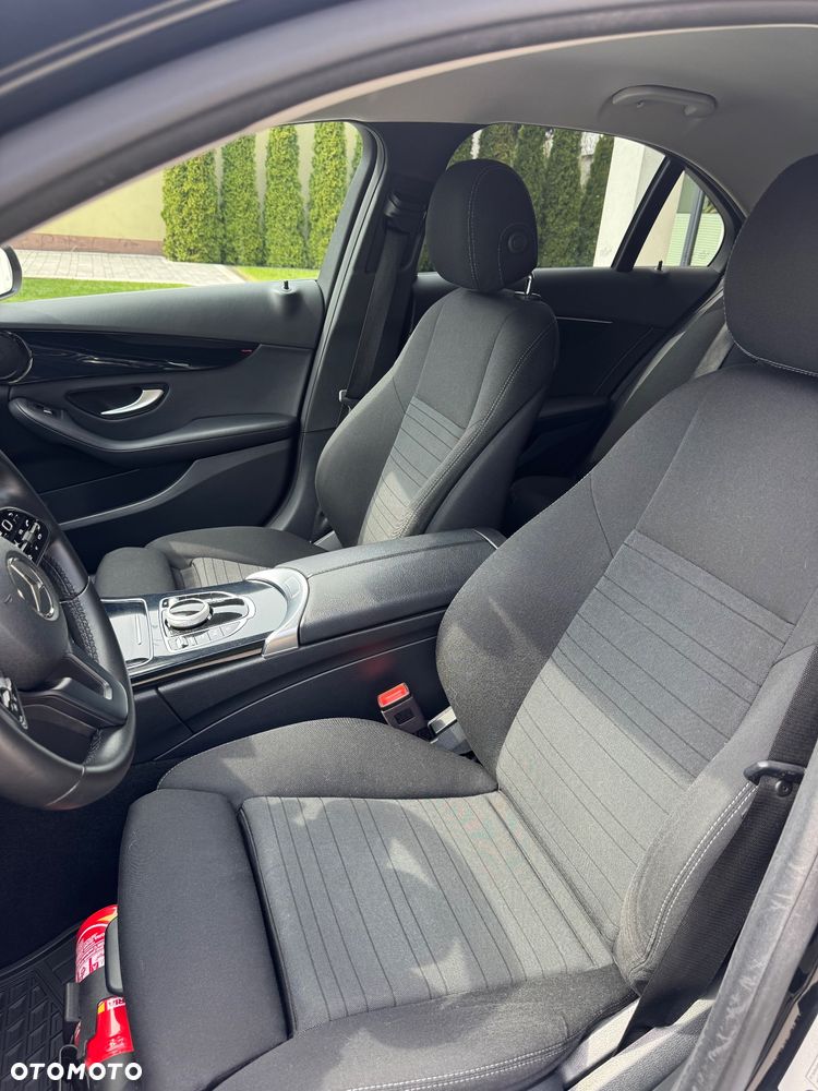 Mercedes-Benz Klasa C 220 d 9G-TRONIC - 23