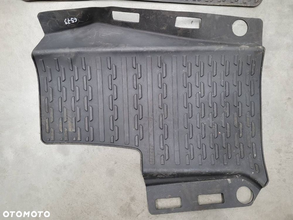 DYWANIKI KOMPLET GUMOWE VW CRAFTER II 7C1061502A ORYGINAŁ - 3