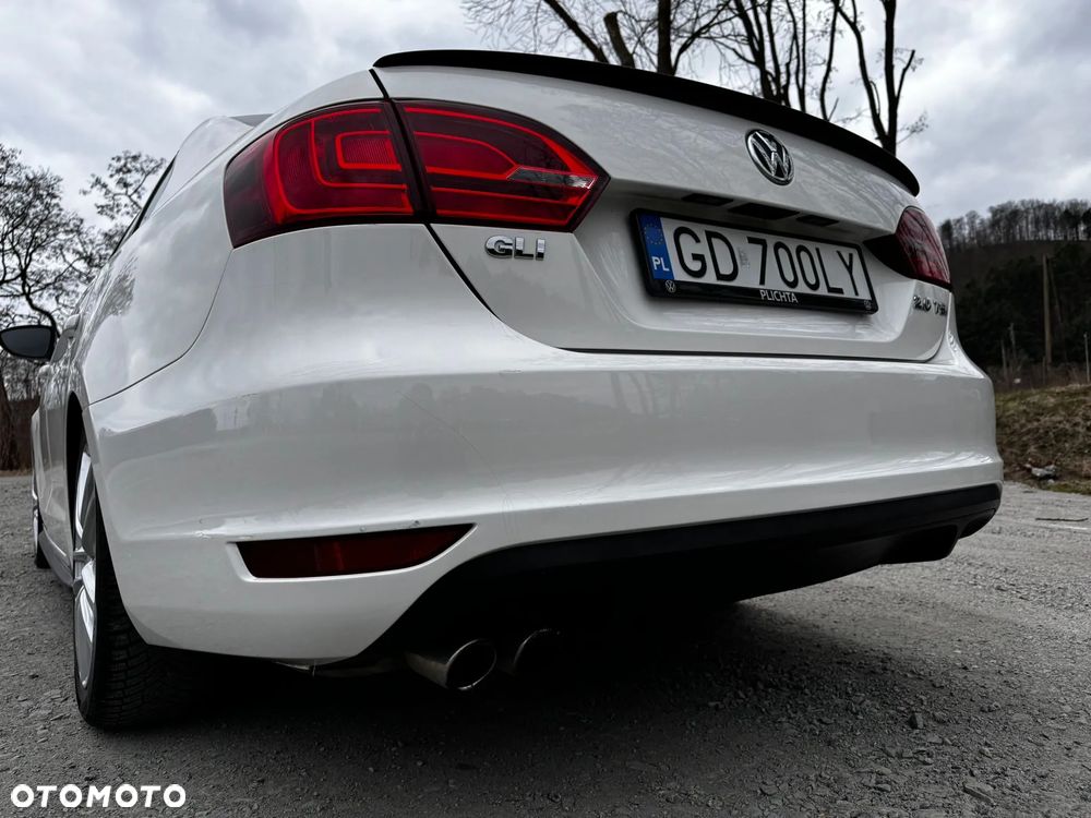 Volkswagen Jetta 2.0 TSI Sportline - 10