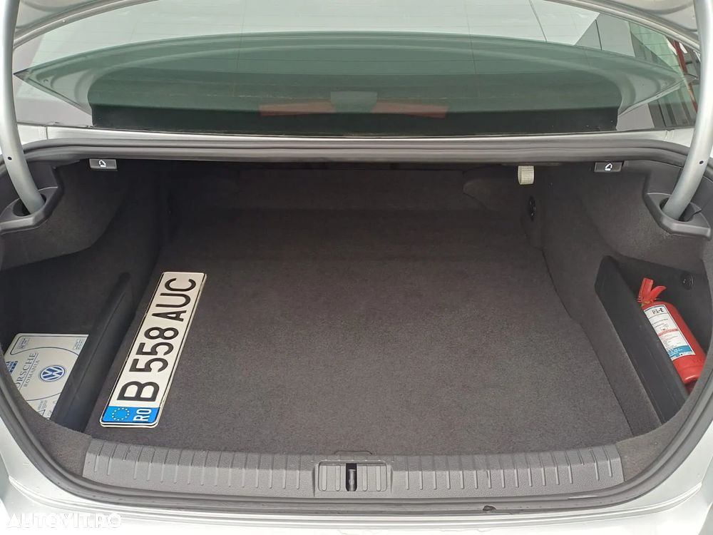 Volkswagen Passat 2.0 TDI DSG Highline - 6