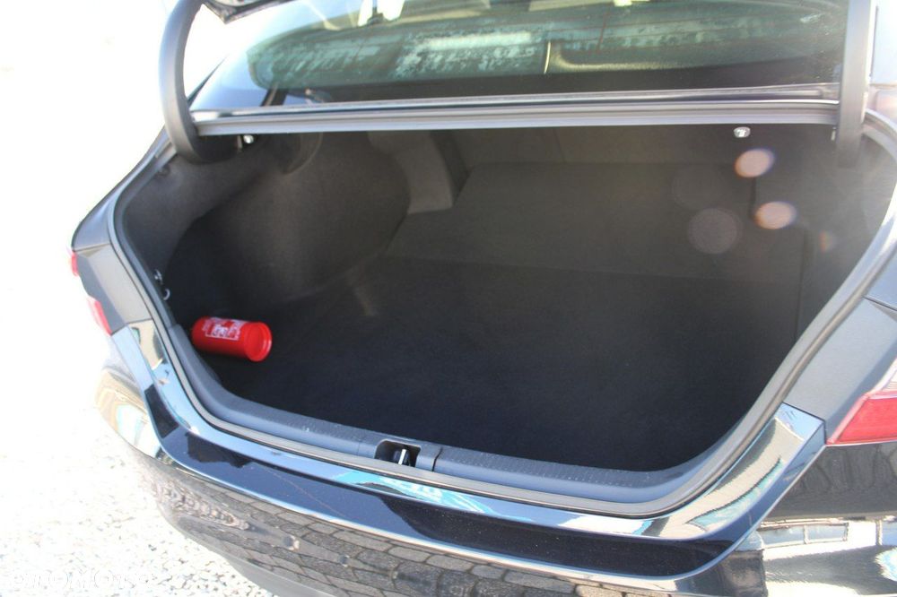 Toyota Camry - 11