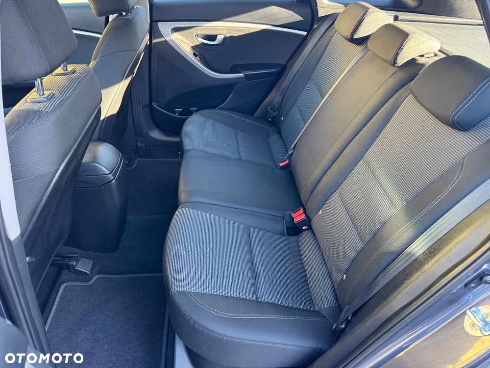 Hyundai i30 1.6 Comfort - 36