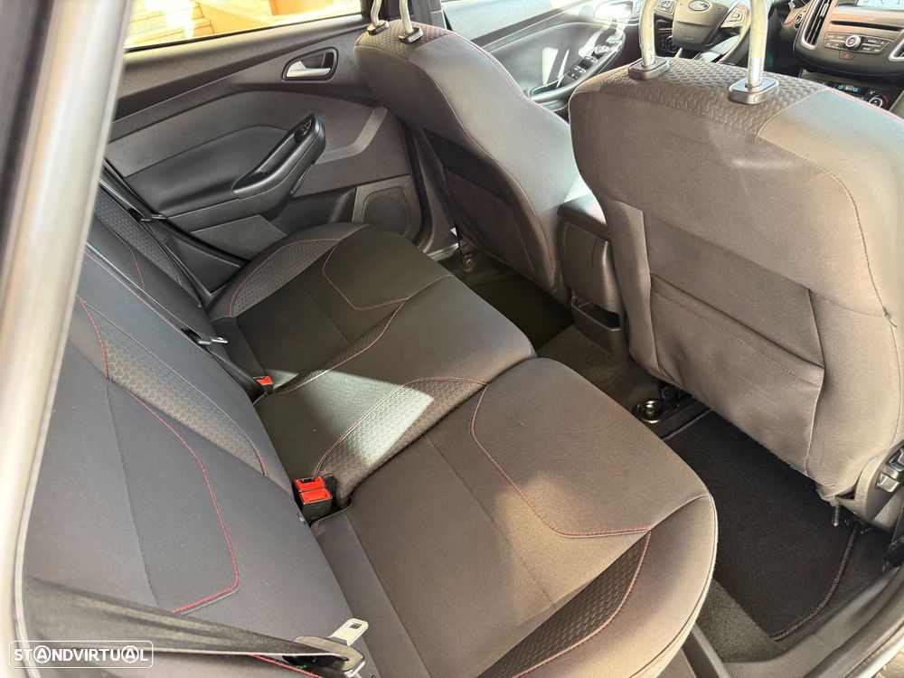 Ford Focus SW 1.5 TDCi ST-Line - 45