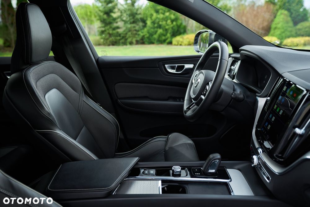 Volvo XC 60 B4 D R-Design - 30