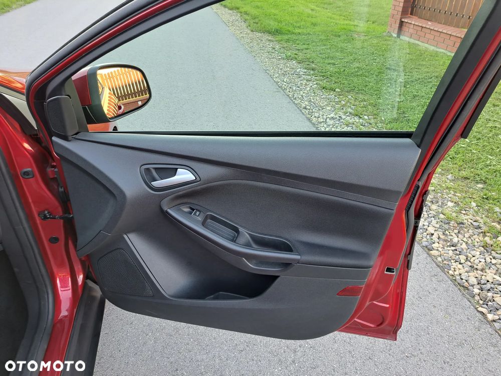 Ford Focus 1.5 EcoBoost Titanium ASS - 11