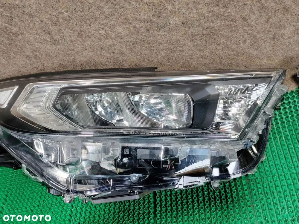 TOYOTA RAV4 19-22r Lampa Przód Prawa Lewa - 2