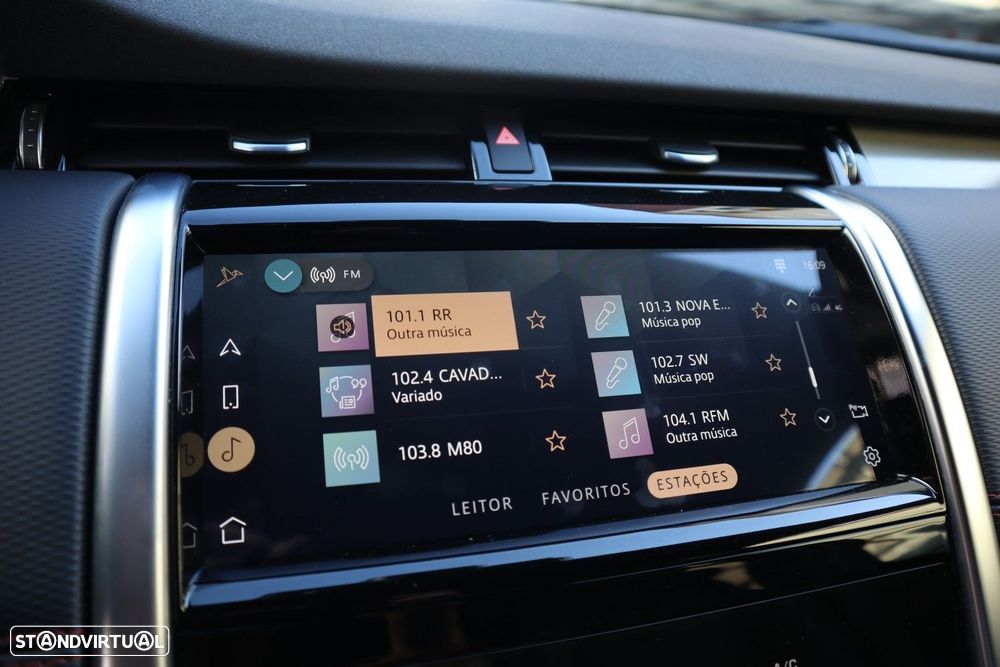 Land Rover Discovery Sport P300e Dynamic HSE - 22