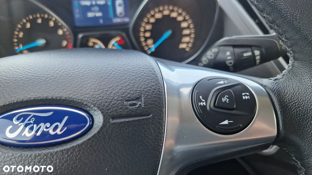 Ford Kuga 1.6 EcoBoost 2x4 Titanium - 20