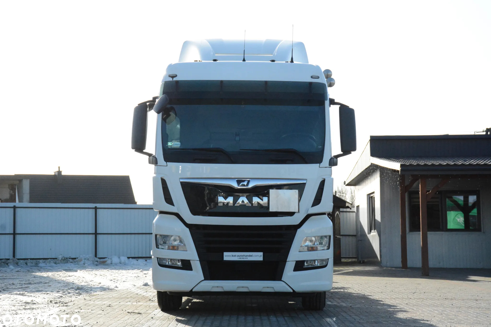 MAN TGX 26.460 + Przyczepa BDF / 2018 / 6x2 / Podkontenerowy / Najwyższa kabina - 2