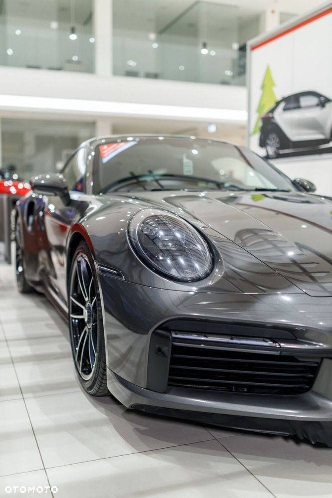 Porsche 911 Turbo - 16