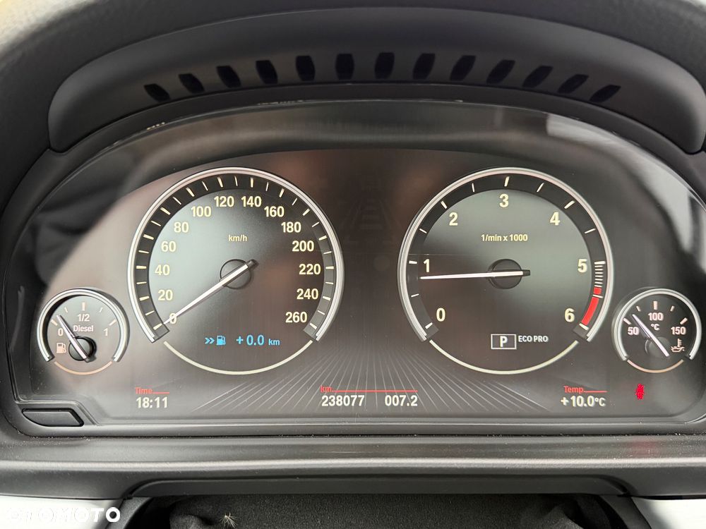 BMW Seria 5 520d Luxury Line - 31