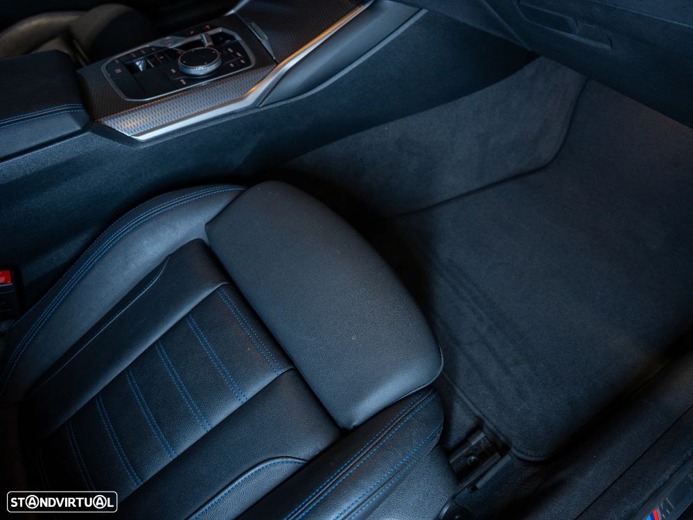 BMW 320 d Pack Desportivo M Auto - 23