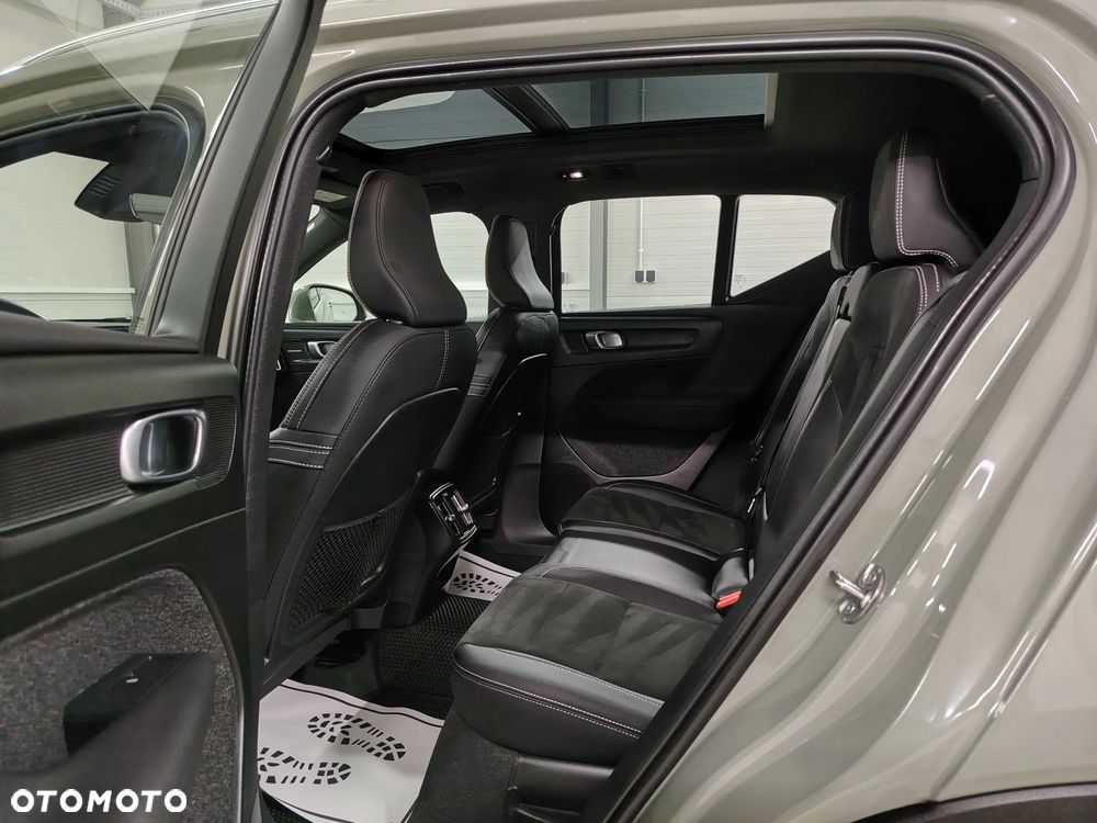 Volvo XC 40 B4 Plus Dark - 21