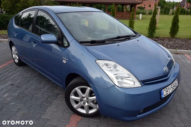 Toyota Prius (Hybrid) - 1