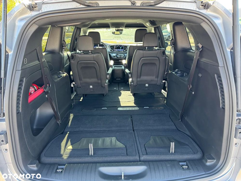 Chrysler Pacifica - 22