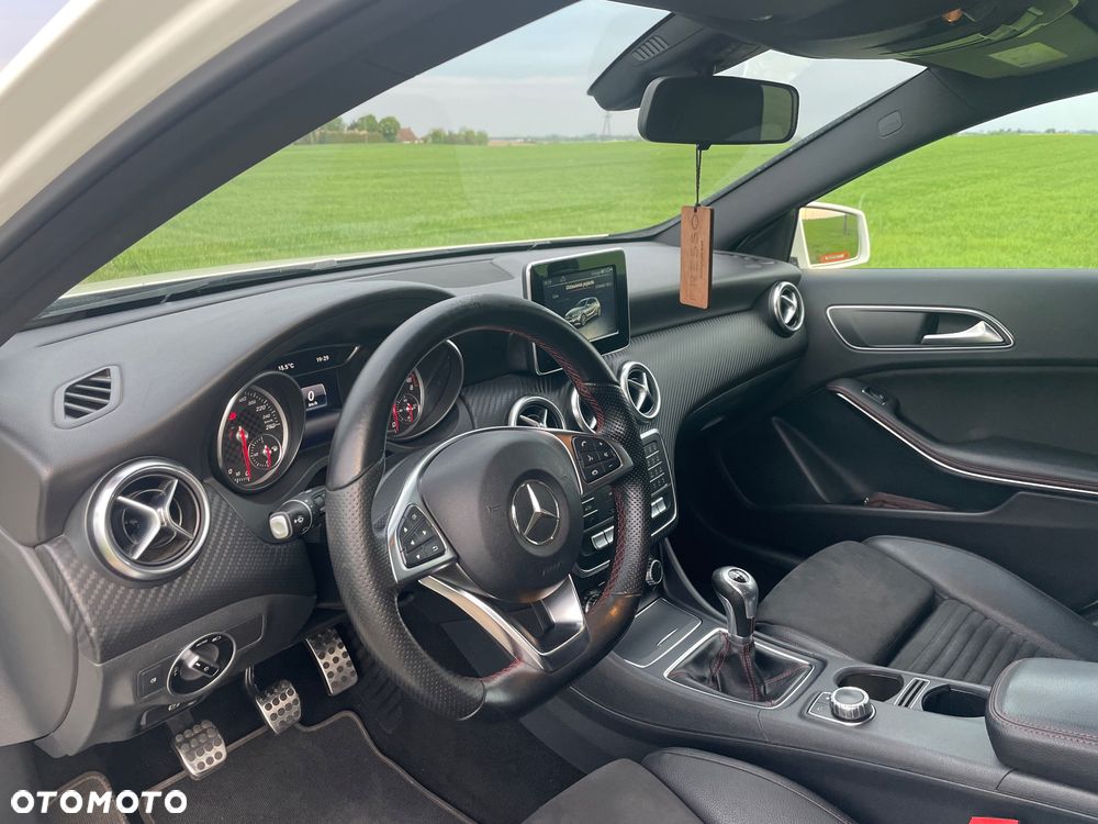 Mercedes-Benz Klasa A 180 AMG Line - 11