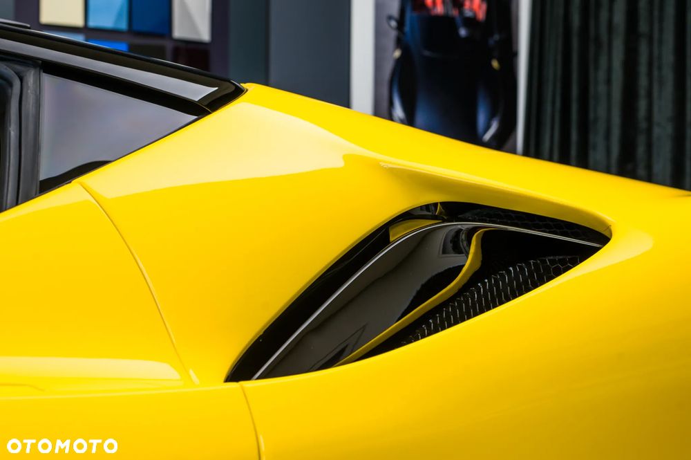 Ferrari SF90 Stradale - 15