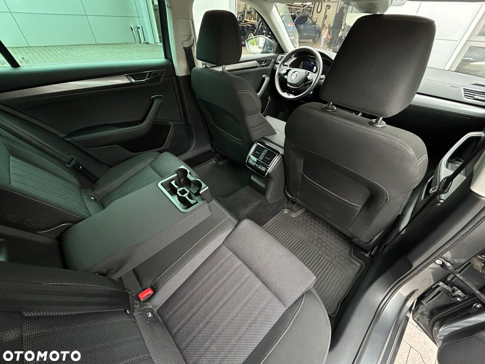 Skoda Superb 2.0 TDI SCR Style DSG - 9