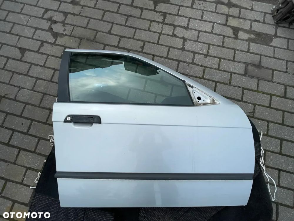 Bmw E36 Drzwi Prawy Przód Titansilber - 1