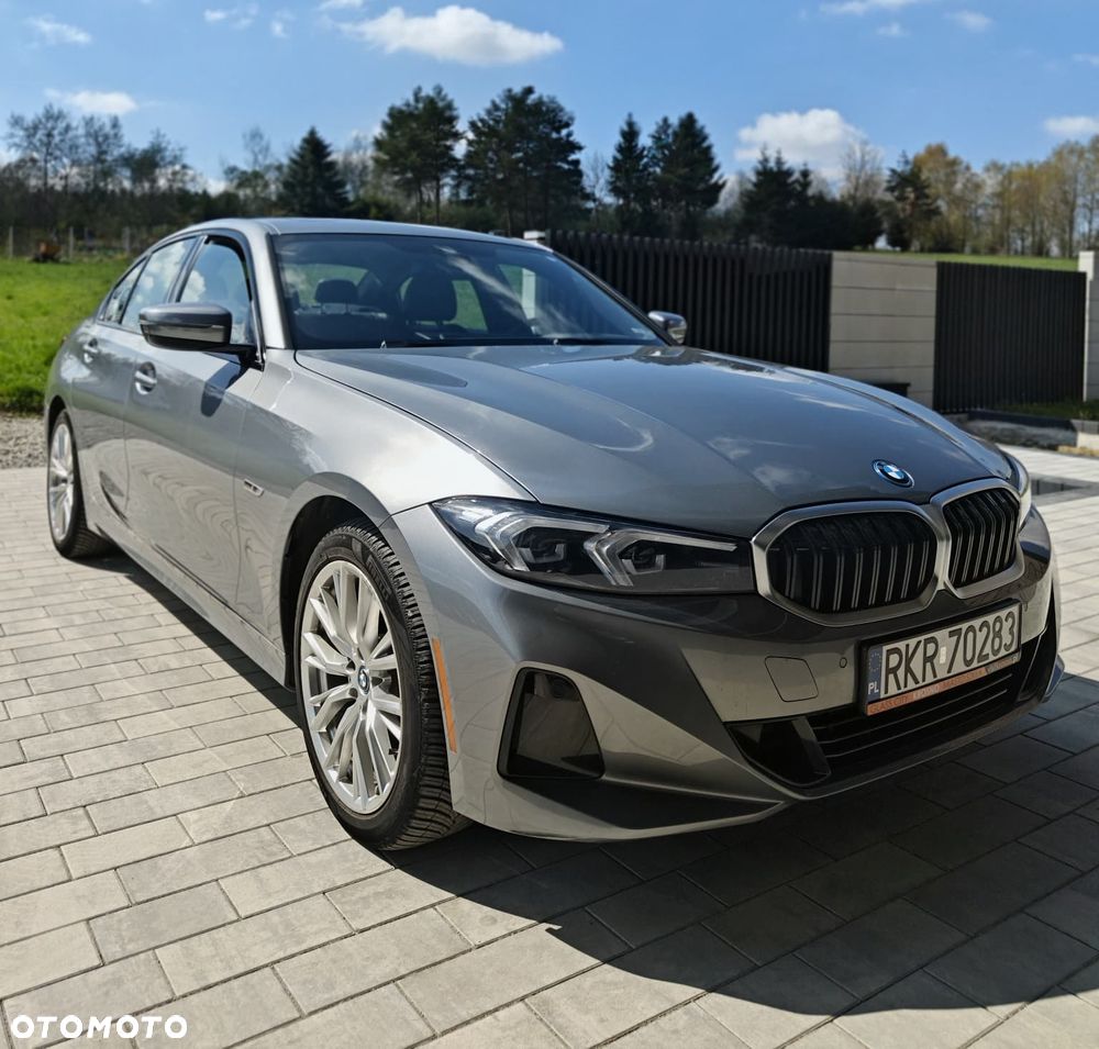 BMW Seria 3 330e M Sport - 4