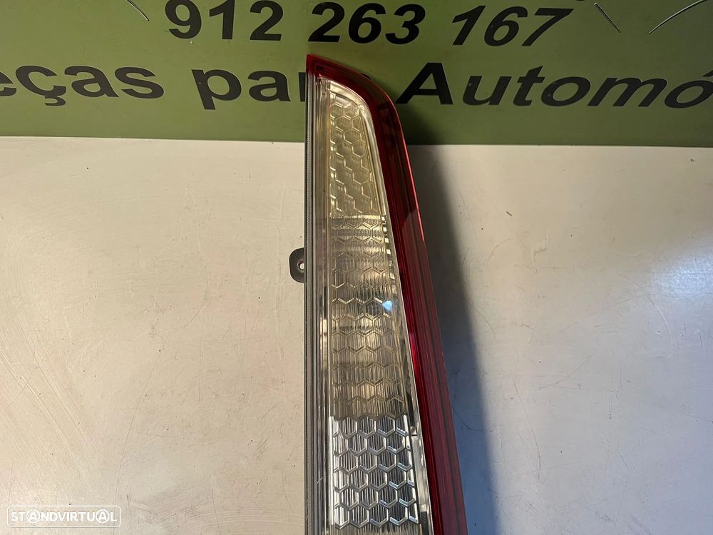 Ford Focus II Carrinha - FAROLIM DIREITO ESQUERDO - FT500 - 6