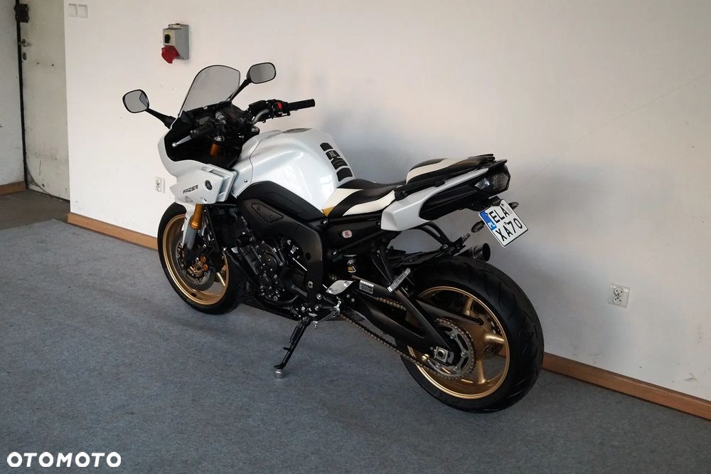 Yamaha FZ8 - 10