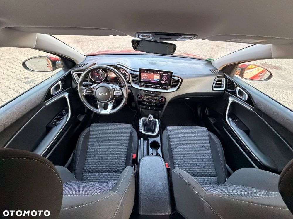 Kia Ceed - 12