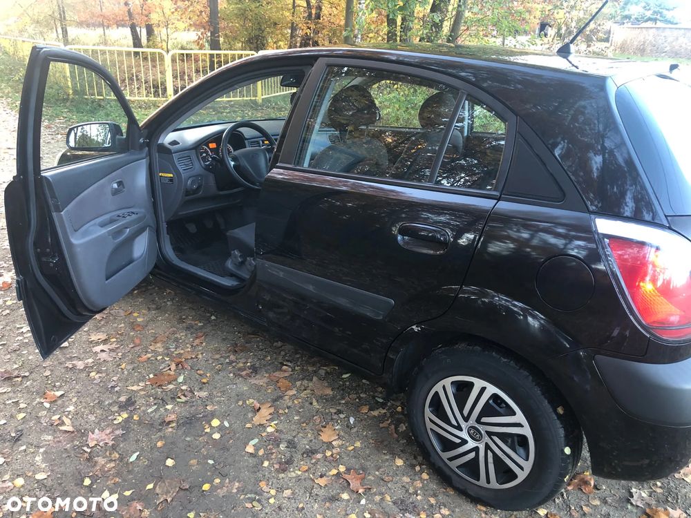 Kia Rio - 28