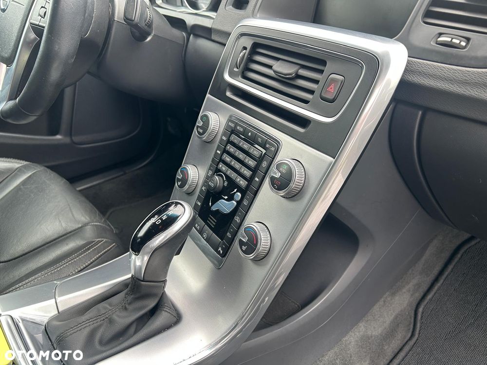 Volvo S60 T5 Geartronic RDesign - 14