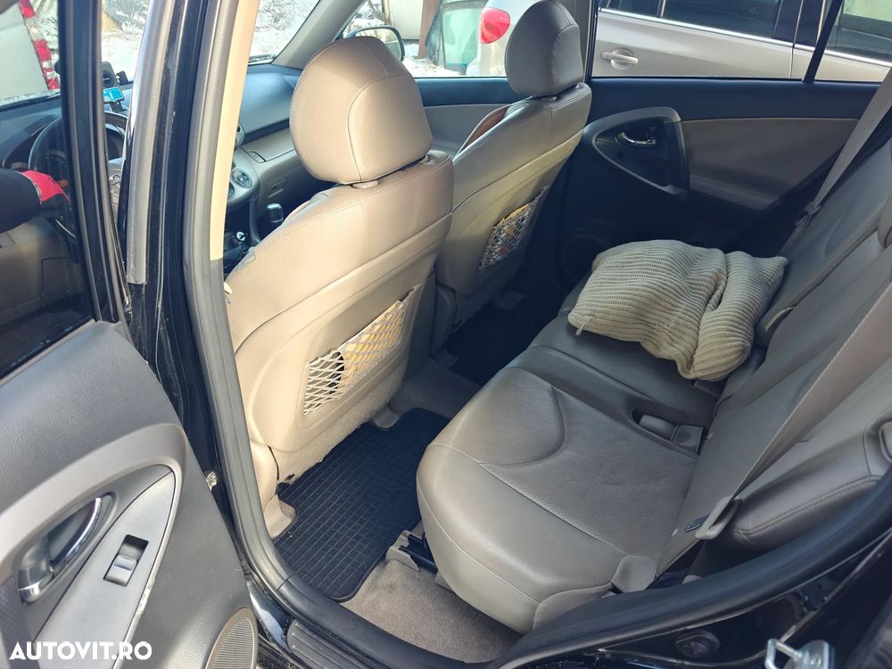 Toyota RAV4 2.2 D-CAT AWD Luxury - 6