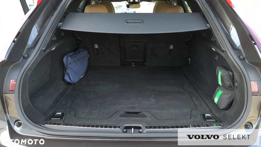 Volvo V90 Cross Country - 18